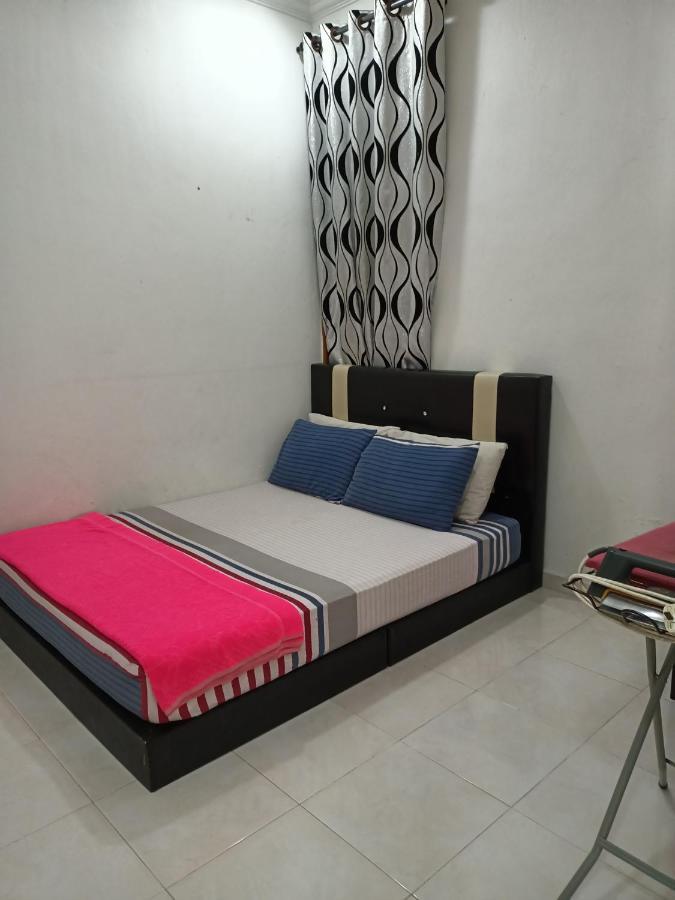 Adamayraa homestay Tanah Merah  Luaran gambar