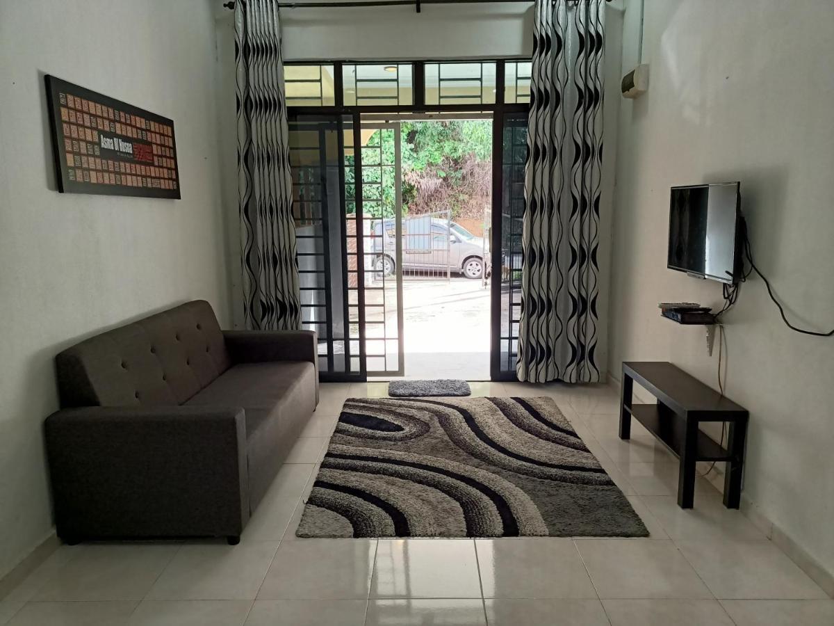 Adamayraa homestay Tanah Merah  Luaran gambar